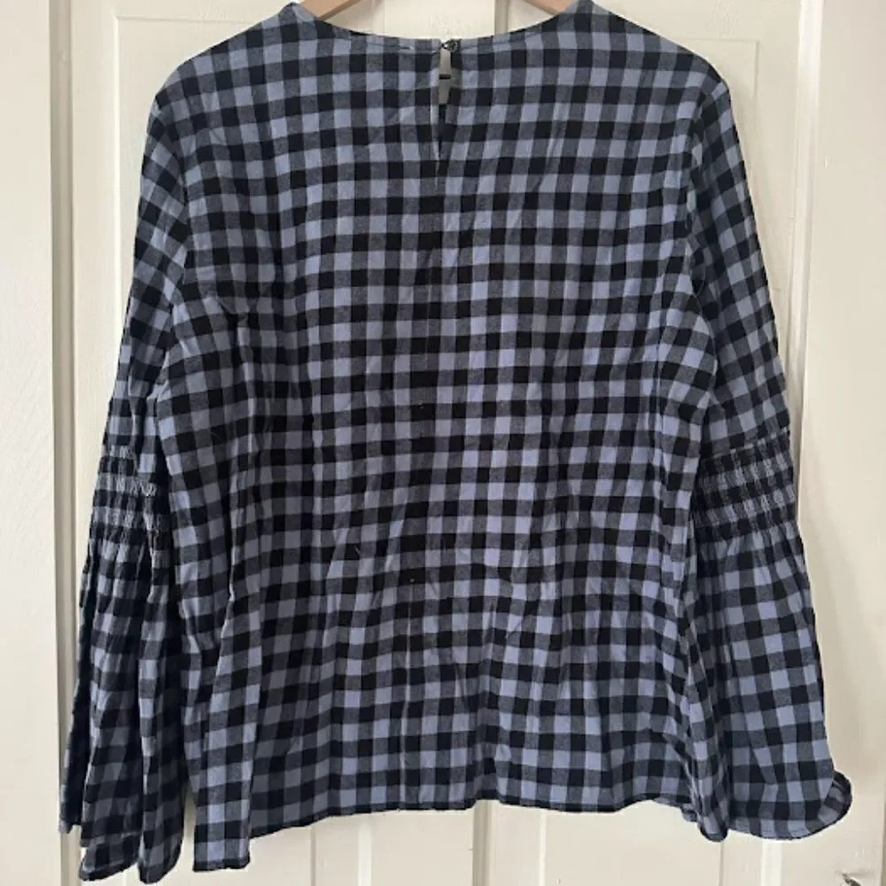 beachlunchlounge Bell Sleeve Blouse